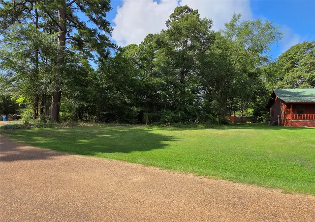 Photo 3 of Single family home for sale at 529 Wildewood Dr, Chandler, TX 75758 | MLS# 21300206 | Listing updated on 2026-10-03