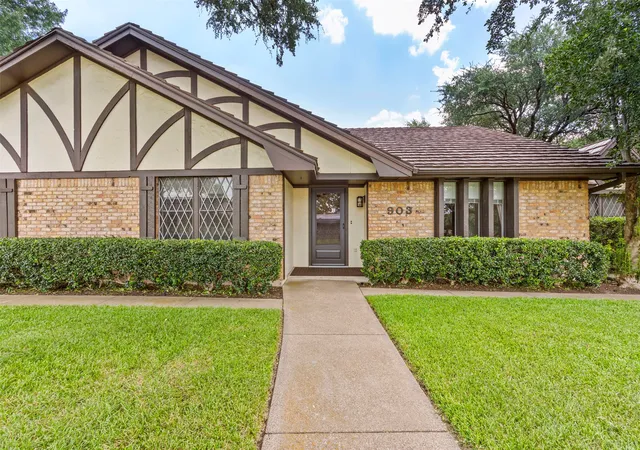 Photo 1 of Single family home for sale at 903 Green Rock Dr, Duncanville, TX 75137 | MLS# 21322939 | Listing updated on 2026-07-09