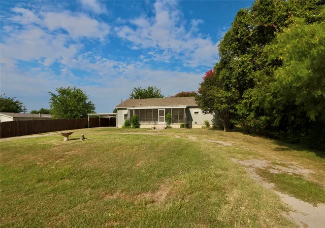 Photo 3 of Manufactured home for sale at 4018 Marana Dr, Granbury, TX 76048 | MLS# 21316913 | Listing updated on 2026-08-19