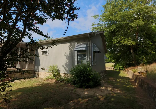 Photo 3 of Manufactured home for sale at 4018 Marana Dr, Granbury, TX 76048 | MLS# 21316913 | Listing updated on 2026-08-19