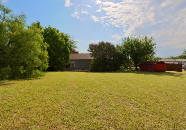 Photo 4 of Manufactured home for sale at 4018 Marana Dr, Granbury, TX 76048 | MLS# 21316913 | Listing updated on 2026-08-19