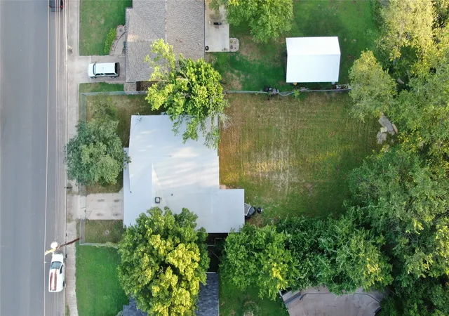 Photo 3 of Single family home for sale at 1060 Gardner Rd, Austin, TX 78721 | MLS# 21322973 | Listing updated on 2026-08-18