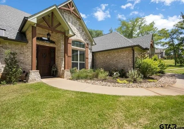 Photo 2 of Single family home for sale at 332 Hines Crossing, Bullard, TX 75757 | MLS# 21322975 | Listing updated on 2026-09-29