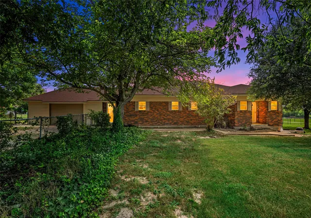 Photo 2 of Single family home for sale at 204 Christopher Dr, Eddy, TX 76524 | MLS# 21322959 | Listing updated on 2026-08-25