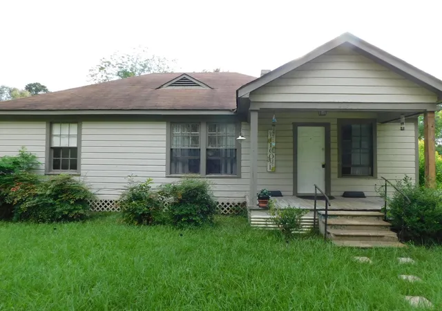 Single family home for sale at 213 3Rd St, Springhill, LA 71075 | MLS# 21323011
