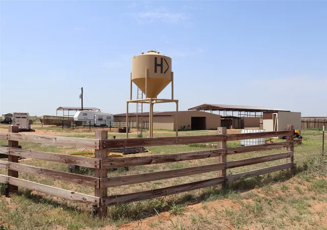 Photo 2 of Sale Pending at 9315 Cr 106 W, Vernon, TX 76384 | MLS# 21323018 | Listing updated on 2026-08-31