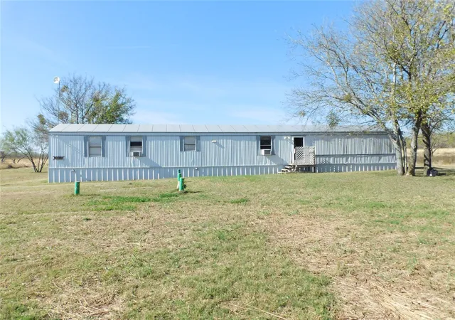 Photo 4 of House for sale at 233 Hcr 3315, Hubbard, TX 76648 | MLS# 21323022 | Listing updated on 2026-07-07