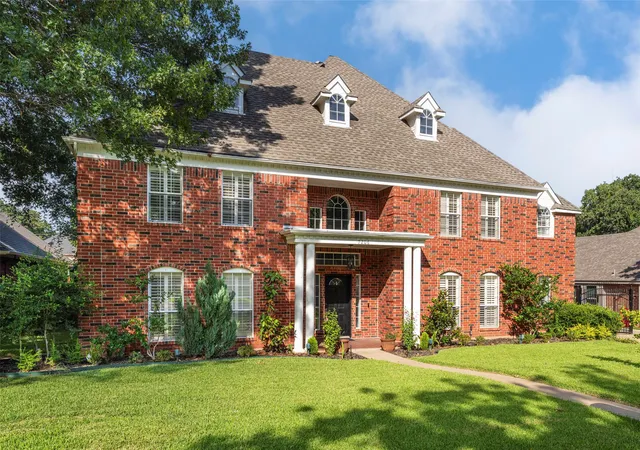 Photo 2 of Sale Pending at 7206 Forestwind Ct, Arlington, TX 76001 | MLS# 21322528 | Listing updated on 2026-08-03