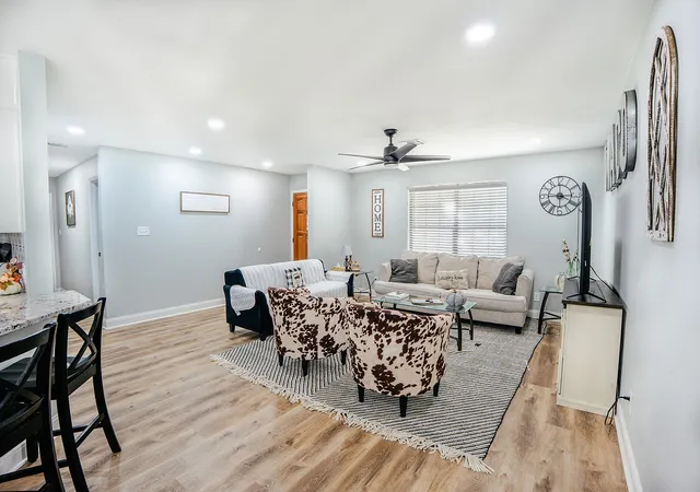 Photo 3 of Single family home for sale at 364 Melrose Dr, Woodway, TX 76712 | MLS# 21323056 | Listing updated on 2026-07-07
