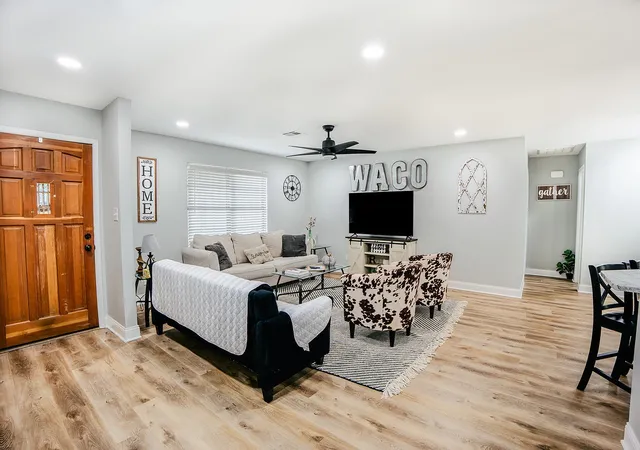 Photo 3 of Single family home for sale at 364 Melrose Dr, Woodway, TX 76712 | MLS# 21323056 | Listing updated on 2026-07-07