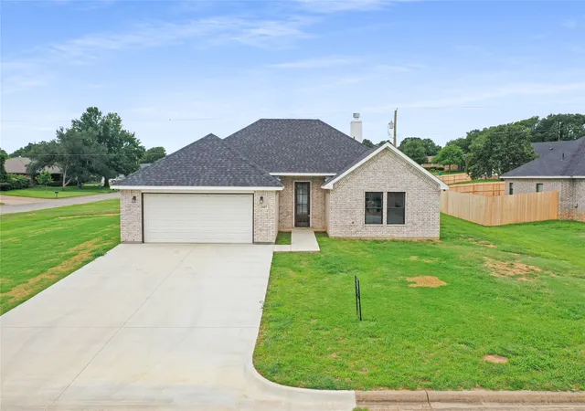 Photo 2 of Sale Pending at 1607 W College, Jacksboro, TX 76458 | MLS# 21309826 | Listing updated on 2026-08-21