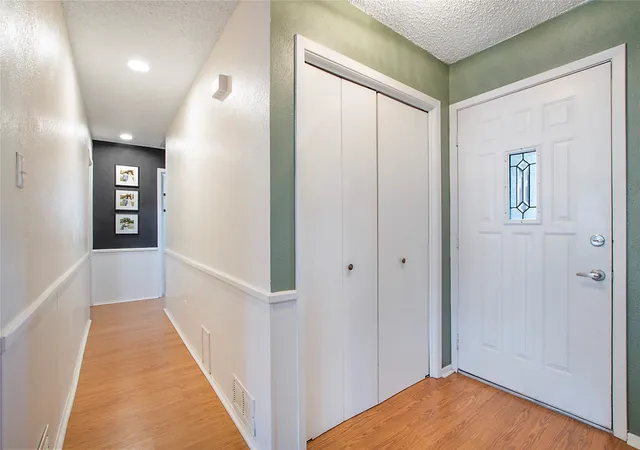 Photo 4 of Single family home for sale at 2507 Jewell Dr, Arlington, TX 76016 | MLS# 21322410 | Listing updated on 2026-08-22