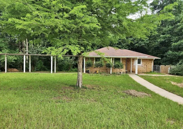 Single family home for sale at 909 Hinton St, Minden, LA 71055 | MLS# 21323093
