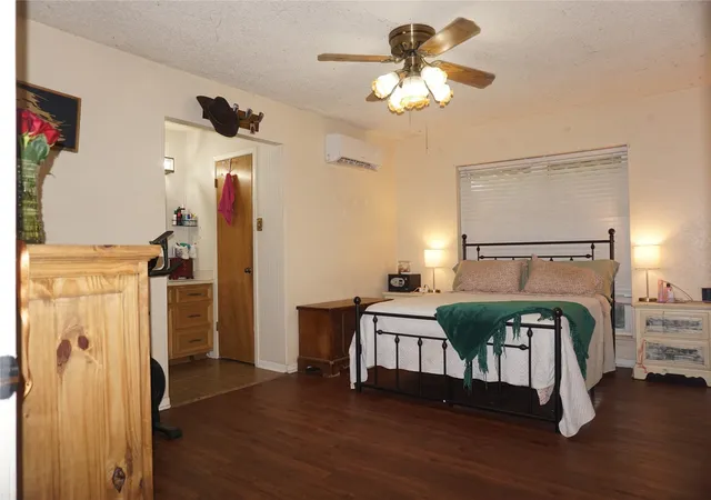 4th image of 10808 Jeanell Dr, Kemp, TX 75143 | MLS# 21323118