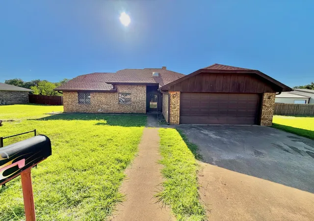 Photo 2 of Single family home for sale at 804 Foxhollow Rd, Eastland, TX 76448 | MLS# 21323146 | Listing updated on 2026-09-28