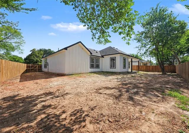 26th image of 113 Dennis Dr, Azle, TX 76020 | MLS# 21309539