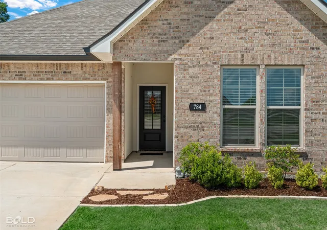 Homes for sale in Bossier City, LA | 784 Crozier Dr, Bossier City, LA 71111 | MLS# 21323208