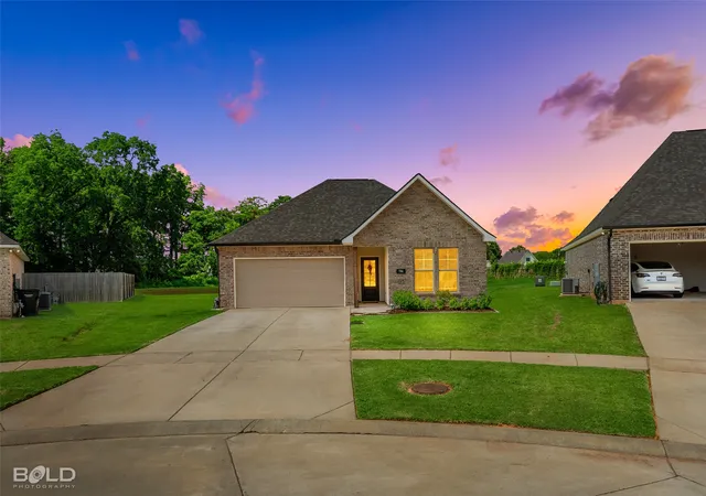 Homes for sale in Bossier City, LA | 784 Crozier Dr, Bossier City, LA 71111 | MLS# 21323208
