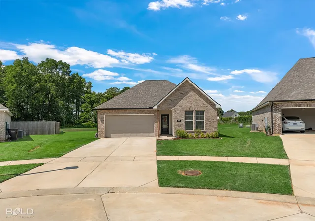 Homes for sale in Bossier City, LA | 784 Crozier Dr, Bossier City, LA 71111 | MLS# 21323208