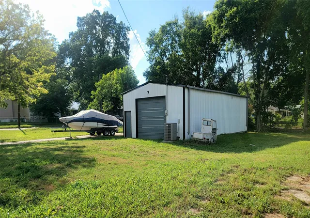 Photo 3 of Land for sale at 805 S Walnut, Clarksville, TX 75426 | MLS# 21315074 | Listing updated on 2026-07-07
