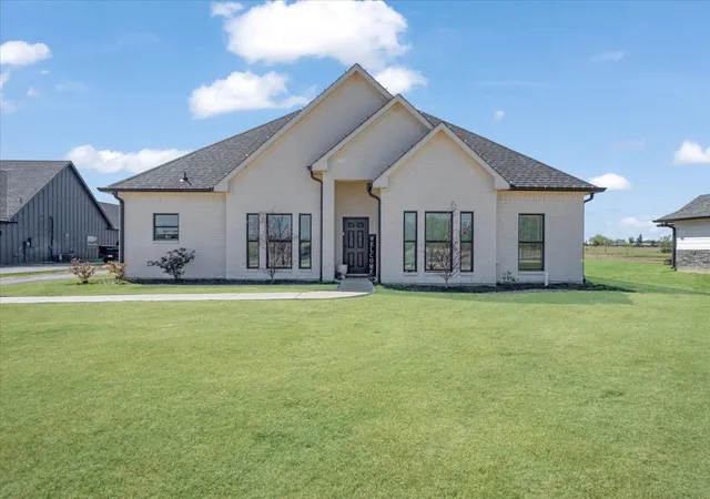 Photo 1 of Single family home for sale at 6514 Old Clarksville Rd, Reno, TX 75462 | MLS# 21323223 | Listing updated on 2026-08-03