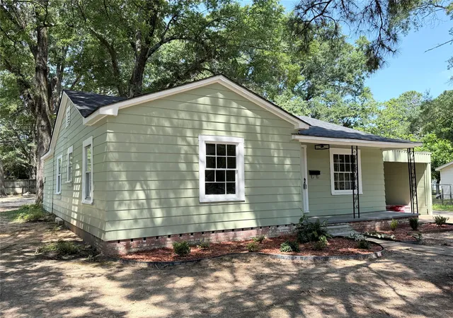 Photo 4 of Single family home for sale at 4101 Elizabeth, Texarkana, TX 75503 | MLS# 21323276 | Listing updated on 2026-07-25