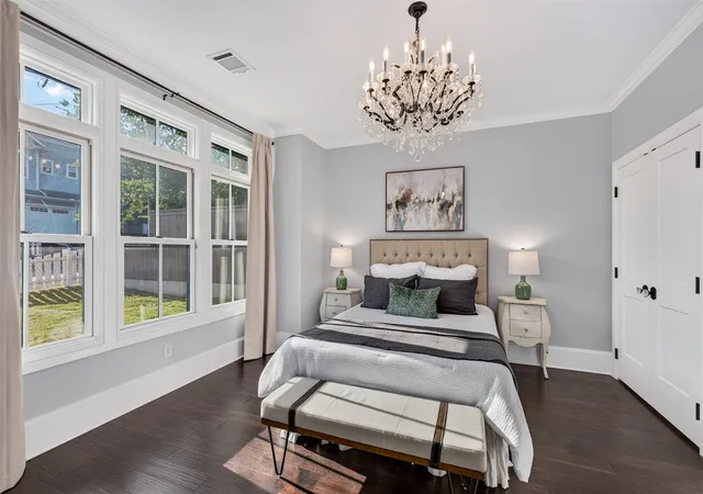 Photo 3 of Single family home for sale at 307 S Benge St, Mc Kinney, TX 75069 | MLS# 21322828 | Listing updated on 2026-08-22