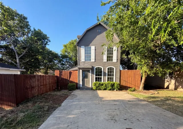 Single family home for sale at 4526 S Horseshoe Trl, The Colony, TX 75056 | MLS# 21323317 | Listing updated on 2026-10-08
