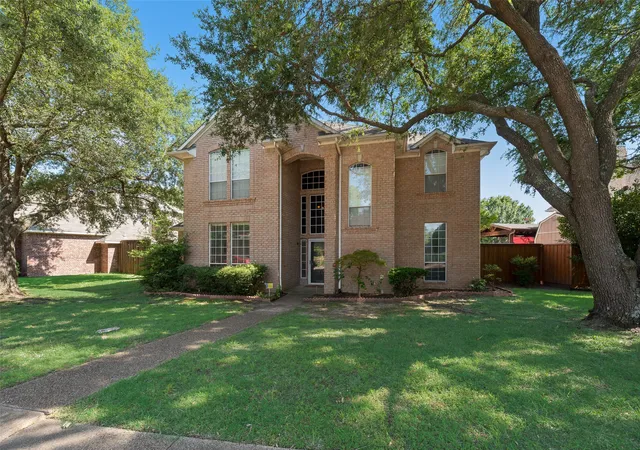 Photo 3 of Single family home for sale at 9018 Clearlake Dr, Rowlett, TX 75088 | MLS# 21322980 | Listing updated on 2026-08-22