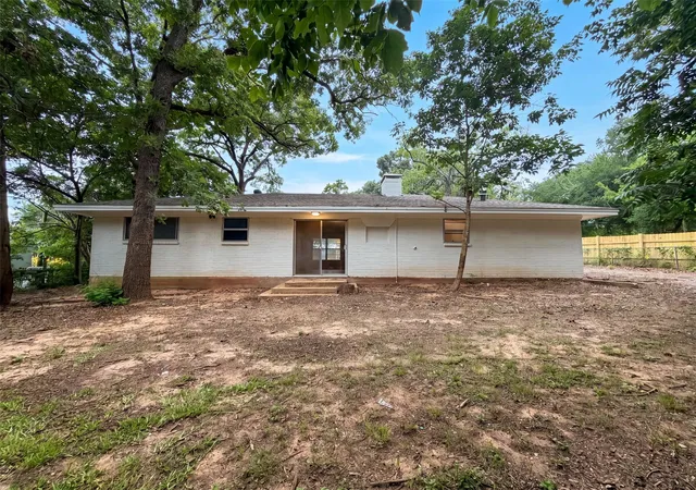 Homes for sale in Pottsboro, TX | 437 Denison Dr, Pottsboro, TX 75076 | MLS# 21323325