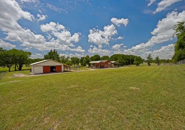 Photo 3 of Sale Pending at 580 Homer Smith Rd, Van Alstyne, TX 75495 | MLS# 21323330 | Listing updated on 2026-08-27