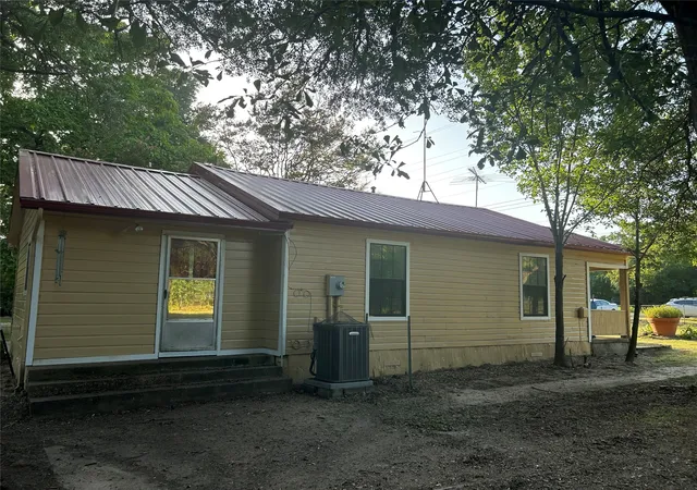 Photo 3 of House for sale at 10710 Us Hwy 80, Terrell, TX 75161 | MLS# 21323360 | Listing updated on 2026-07-07