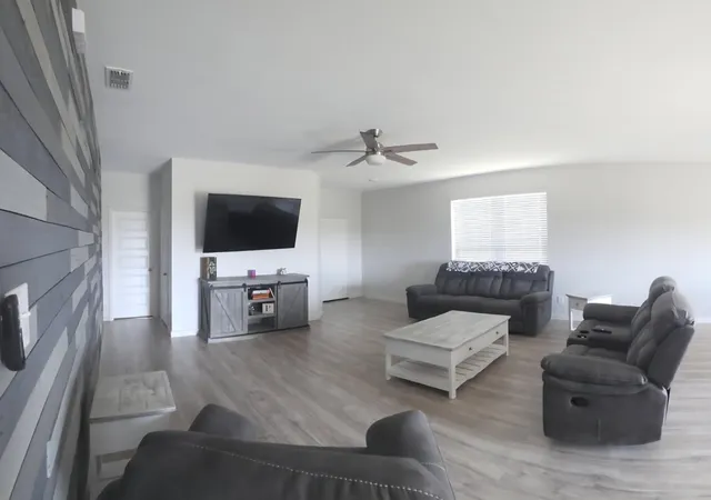 Photo 3 of Single family home for sale at 1036 Stanridge Ln, Van Alstyne, TX 75495 | MLS# 21323394 | Listing updated on 2026-08-18
