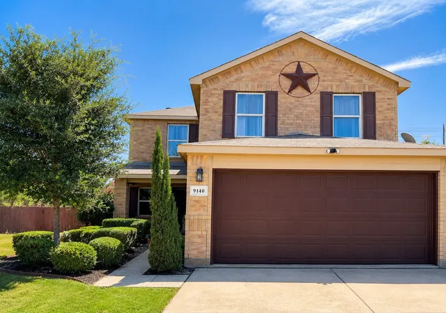 Photo 2 of Single family home for sale at 9140 Sun Haven Wy, Fort Worth, TX 76244 | MLS# 21323239 | Listing updated on 2026-07-27