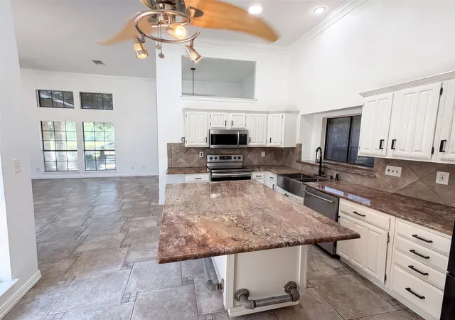 Homes for sale in Plano, TX | 1613 Mullins Dr, Plano, TX 75025 | MLS# 21323404