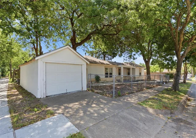 Photo 3 of Single family home for sale at 1143 Newport Ave, Dallas, TX 75224 | MLS# 21322816 | Listing updated on 2026-08-19