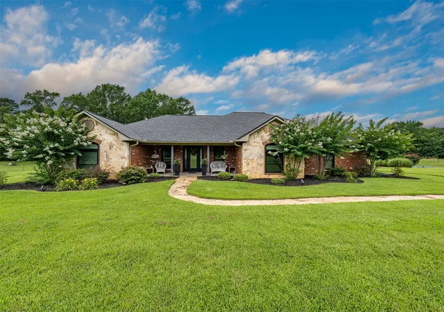 Photo 1 of Sale Pending at 377 Utzman Rd, Kilgore, TX 75662 | MLS# 21323419 | Listing updated on 2026-08-14