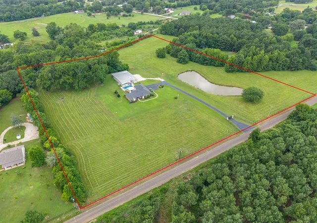 Photo 2 of Sale Pending at 377 Utzman Rd, Kilgore, TX 75662 | MLS# 21323419 | Listing updated on 2026-08-14