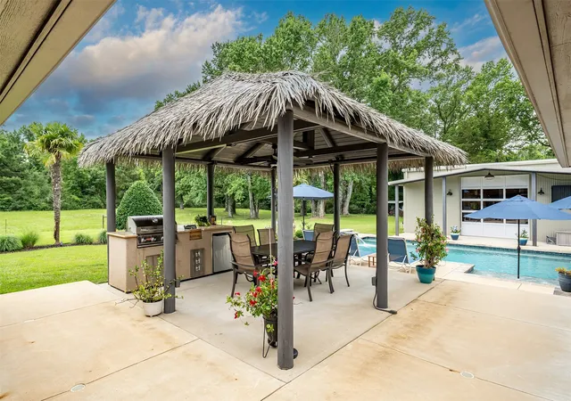 Photo 3 of Sale Pending at 377 Utzman Rd, Kilgore, TX 75662 | MLS# 21323419 | Listing updated on 2026-08-14