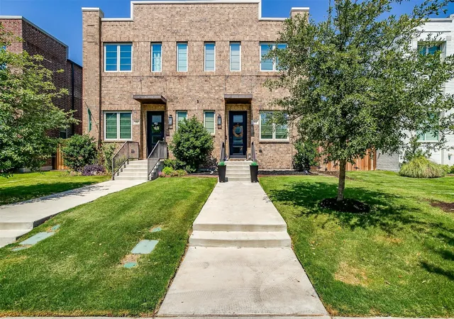 Photo 1 of Townhouse for sale at 204 Wimberly St, Fort Worth, TX 76107 | MLS# 21322759 | Listing updated on 2026-07-28