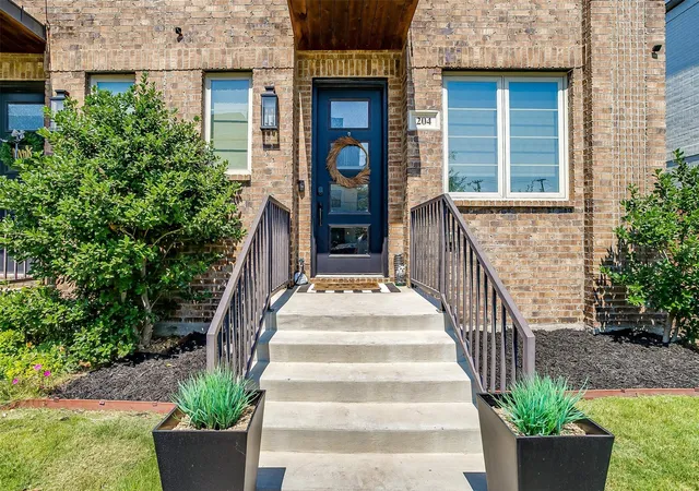 Photo 2 of Townhouse for sale at 204 Wimberly St, Fort Worth, TX 76107 | MLS# 21322759 | Listing updated on 2026-07-28