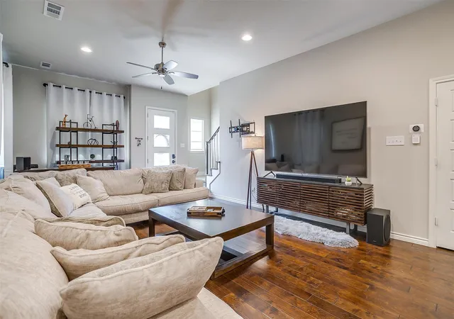 Photo 4 of Townhouse for sale at 204 Wimberly St, Fort Worth, TX 76107 | MLS# 21322759 | Listing updated on 2026-07-28