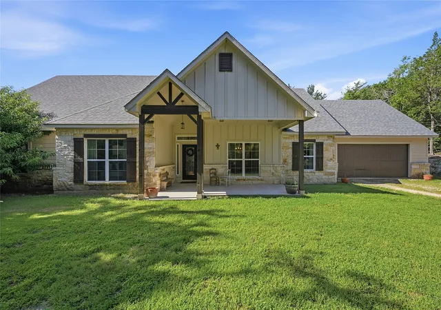 Photo 3 of Single family home for sale at 460 Joe Davis Rd, Van Alstyne, TX 75495 | MLS# 21322195 | Listing updated on 2026-07-23