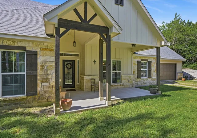 Photo 4 of Single family home for sale at 460 Joe Davis Rd, Van Alstyne, TX 75495 | MLS# 21322195 | Listing updated on 2026-07-23