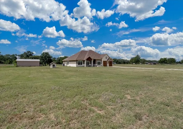 Photo 3 of Single family home for sale at 9325 County Road 4074, Scurry, TX 75158 | MLS# 21323556 | Listing updated on 2026-09-05
