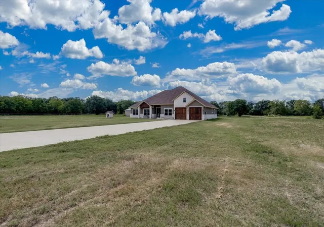 Photo 3 of Single family home for sale at 9325 County Road 4074, Scurry, TX 75158 | MLS# 21323556 | Listing updated on 2026-09-05