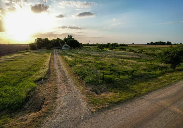 4th image of 14940 Cathy Creek Rd, Holland, TX 76534 | MLS# 21323551