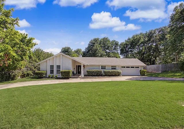 2nd image of 1921 Dakar Rd E, Fort Worth, TX 76116 | MLS# 21317455