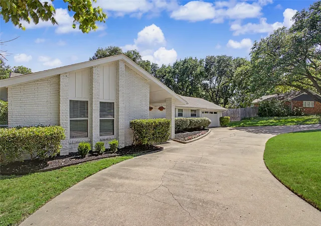 3rd image of 1921 Dakar Rd E, Fort Worth, TX 76116 | MLS# 21317455