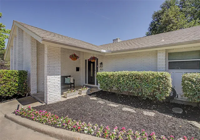 4th image of 1921 Dakar Rd E, Fort Worth, TX 76116 | MLS# 21317455
